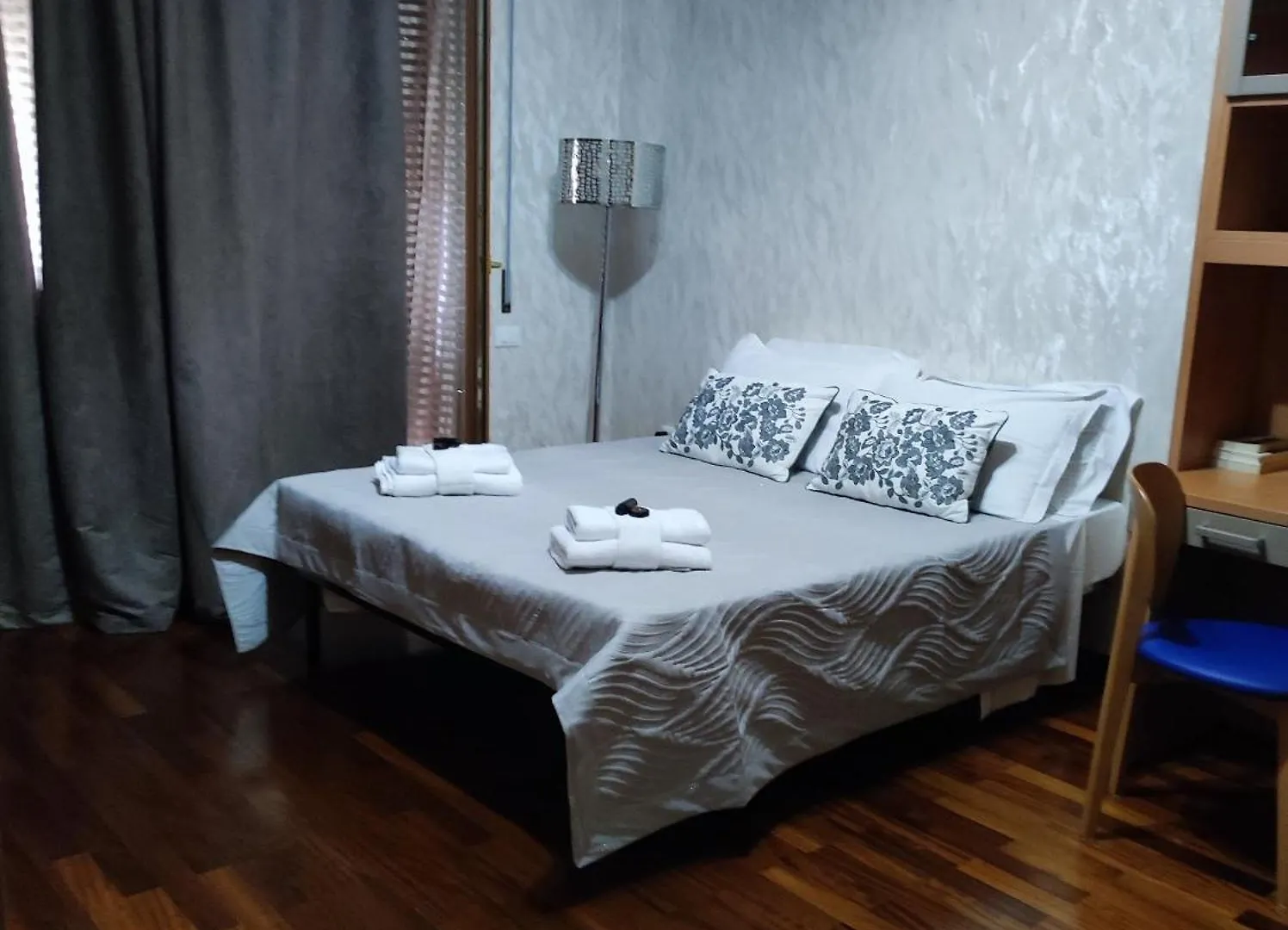 Vacanze Romane 0*, 로마