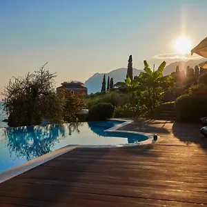 hotel-maximilian-malcesine.hotelinveneto.com/
